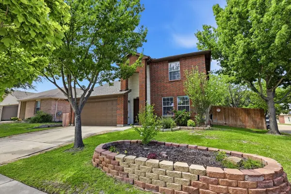 800 Poncho LN, Haslet, TX 76052