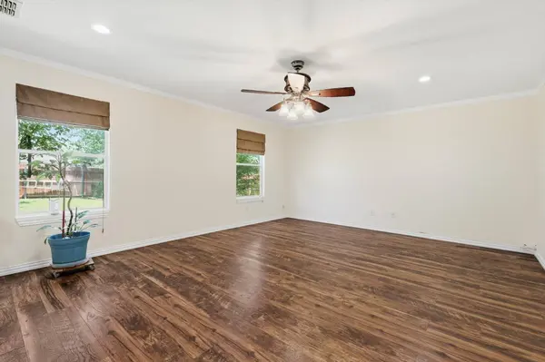 800 Poncho LN, Haslet, TX 76052