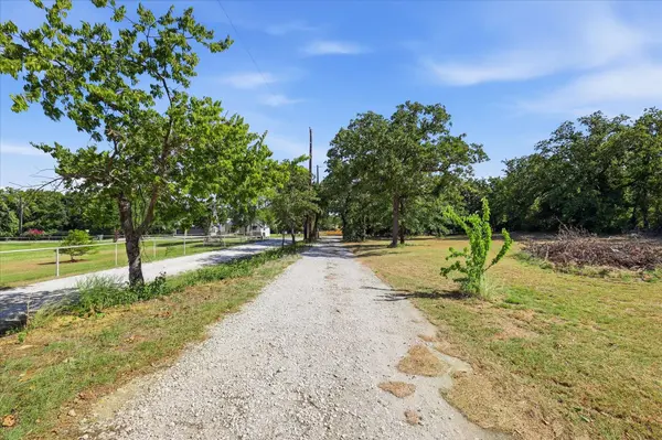 6901 Hawk RD, Flower Mound, TX 75022