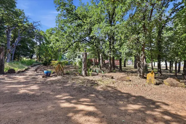 6901 Hawk RD, Flower Mound, TX 75022