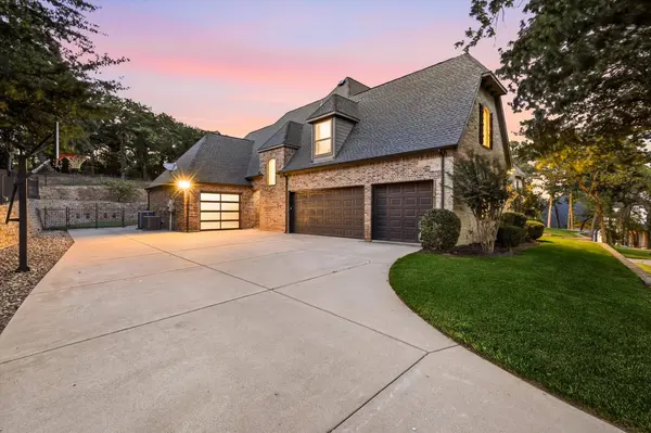686 Knob Hill CT, Argyle, TX 76226
