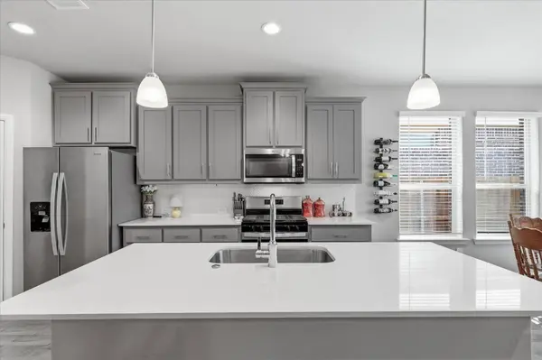 141 Medina LN, Rhome, TX 76078