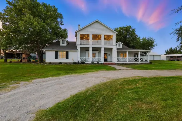 185 Quail Run CT, Decatur, TX 76234