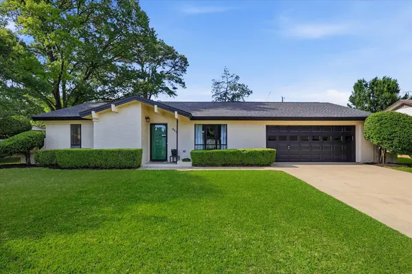 217 E Louella DR, City, TX 76054