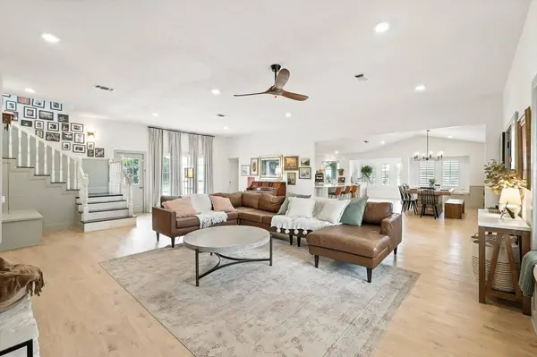 185 Quail Run CT, Decatur, TX 76234