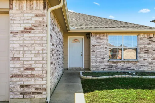 2112 Valley Forge TRL, Fort Worth, TX 76177
