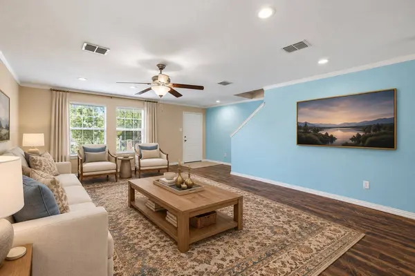 800 Poncho LN, Fort Worth, TX 76052