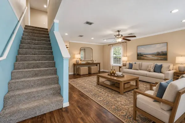 800 Poncho LN, Fort Worth, TX 76052