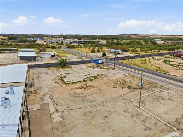 1630 3rd St, Big Spring, TX 79720