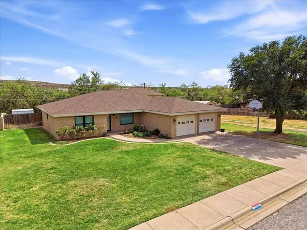 2517 Coronado Ave, Big Spring, TX 79720