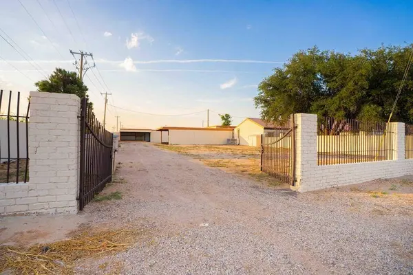 1510 School Street, Stanton, TX 79782