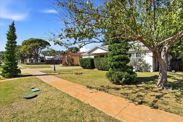 1317 11th Place, Big Spring, TX 79720