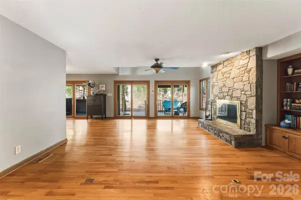 10 Thornwood CT, Clover, SC 29710