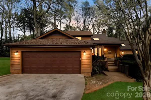 10 Thornwood CT, Clover, SC 29710
