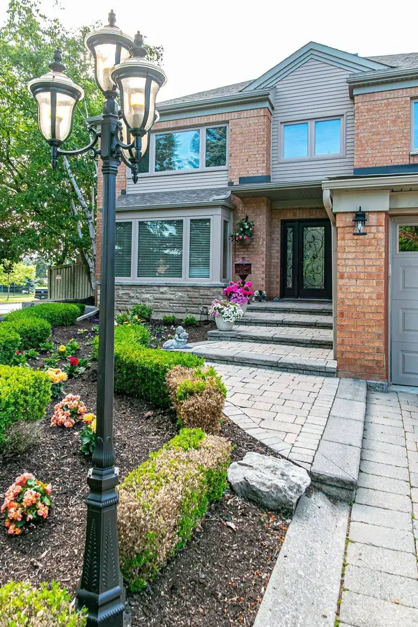 3739 St. Laurent CT, Mississauga, ON L5L 4T3