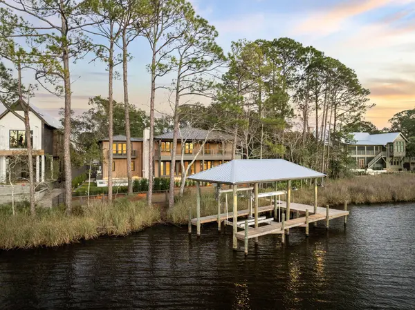 613 Eden DR, Point Washington, FL 32459