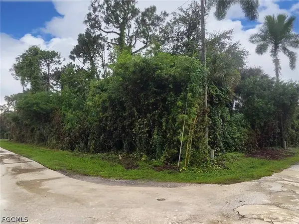 519 San Jose ST, North Fort Myers, FL 33903