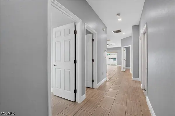 5209/5211 24th ST SW, Lehigh Acres, FL 33973
