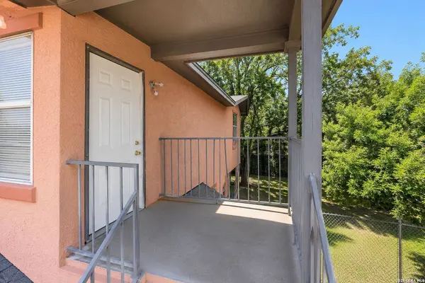 7581 Windsor Oaks UNIT D, San Antonio, TX 78239-3566