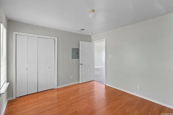 7581 Windsor Oaks UNIT D, San Antonio, TX 78239-3566