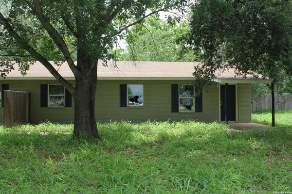 723 BRAZOS ST, Pearsall, TX 78061