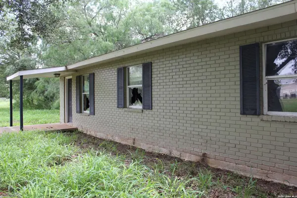 723 BRAZOS ST, Pearsall, TX 78061