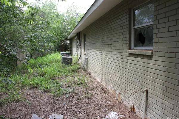 723 BRAZOS ST, Pearsall, TX 78061
