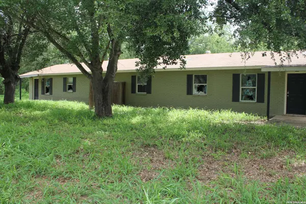 723 BRAZOS ST, Pearsall, TX 78061