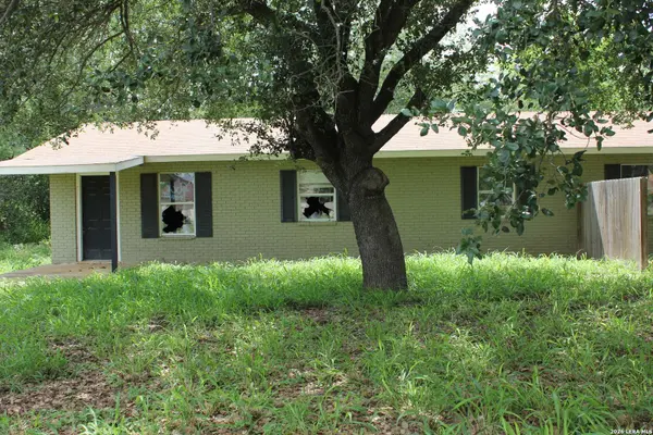 723 BRAZOS ST, Pearsall, TX 78061