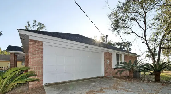 15576 W Shark Rd, Jacksonville, FL 32226-1572