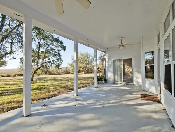 15576 W Shark Rd, Jacksonville, FL 32226-1572
