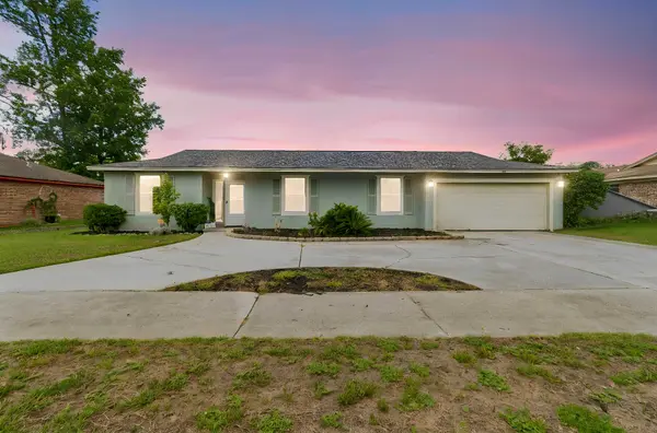 1066 Montego Bay Dr S, Jacksonville, FL 32218-3616