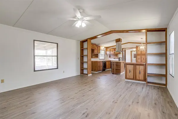 3216 Redwood DR, Granbury, TX 76048