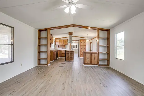3216 Redwood DR, Granbury, TX 76048