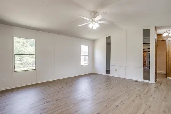 3216 Redwood DR, Granbury, TX 76048
