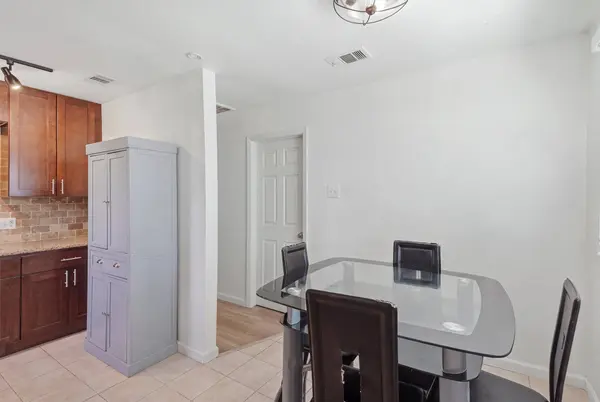 7208 Van Natta LN, Fort Worth, TX 76112