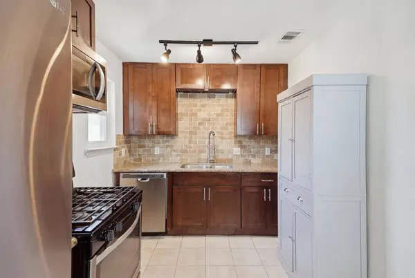 7208 Van Natta LN, Fort Worth, TX 76112