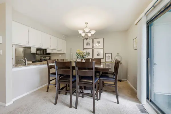 5804 Doe CIR #6, Westmont, IL 60559