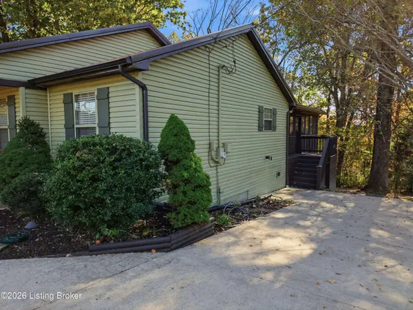 140 Cave Heights Ln, Falls Of Rough, KY 40119