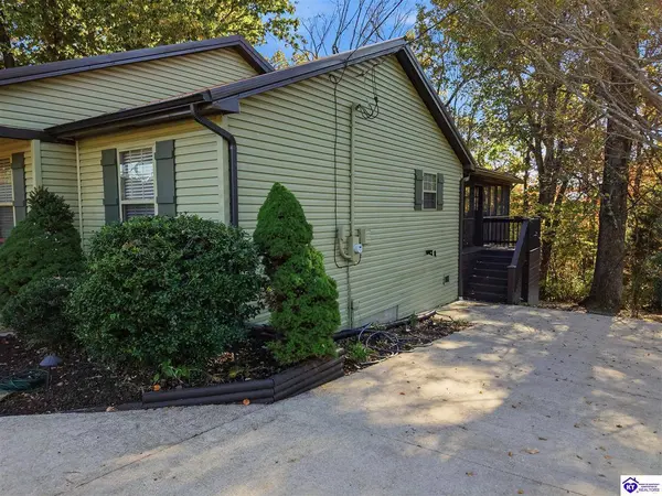 140 Cave Heights Lane, Falls Of Rough, KY 40119-7500