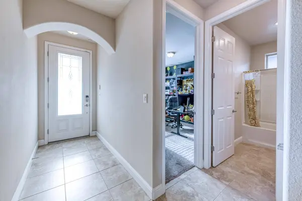 6180 E Providence AVE, Fresno, CA 93727