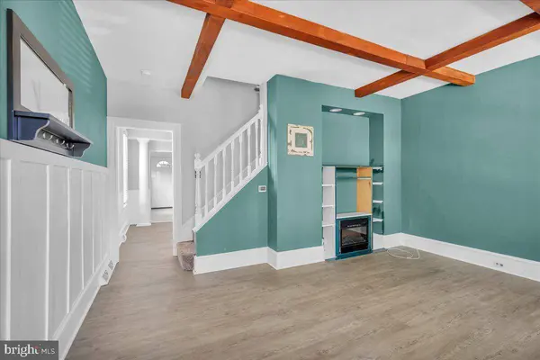 64 E CENTRE ST, Woodbury, NJ 08096