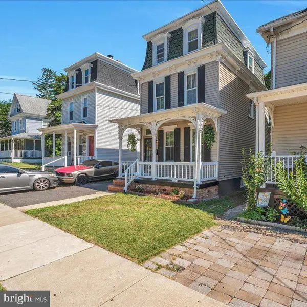 64 E CENTRE ST, Woodbury, NJ 08096