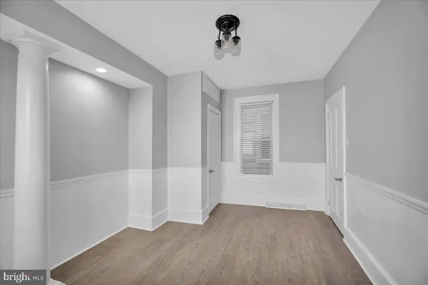 64 E CENTRE ST, Woodbury, NJ 08096