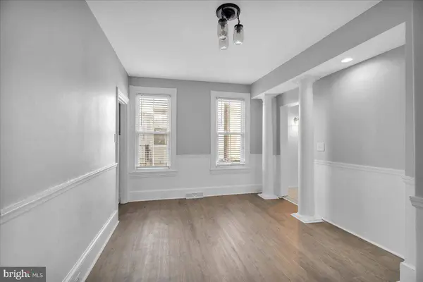 64 E CENTRE ST, Woodbury, NJ 08096