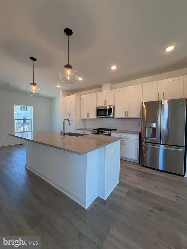 57 SILVERBELL AVE, Berlin, NJ 08009