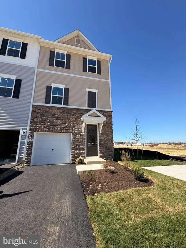 57 SILVERBELL AVE, Berlin, NJ 08009