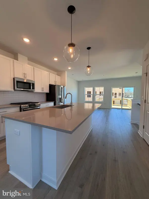 57 SILVERBELL AVE, Berlin, NJ 08009