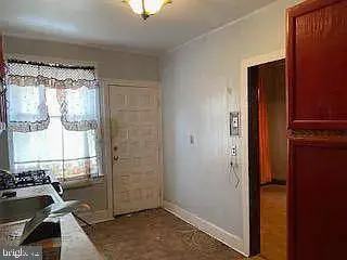 25 LAUREL AVE, Trenton, NJ 08618