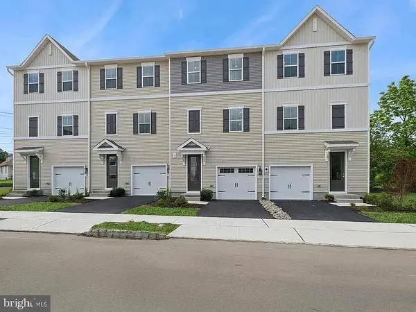 53 SILVERBELL AVE